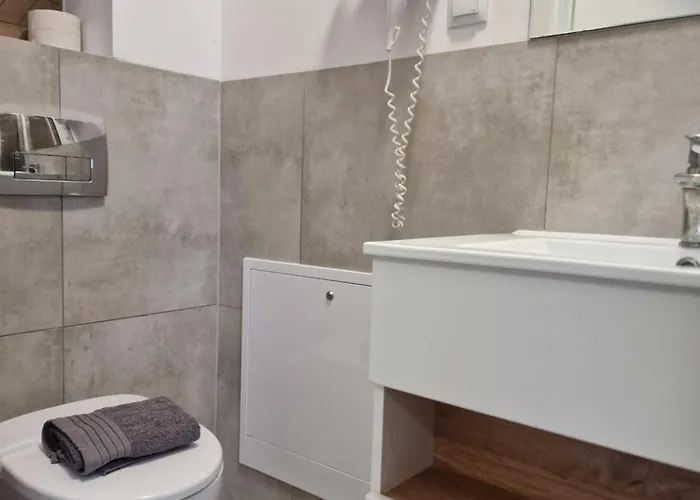 I I Z łazienkami Apartament