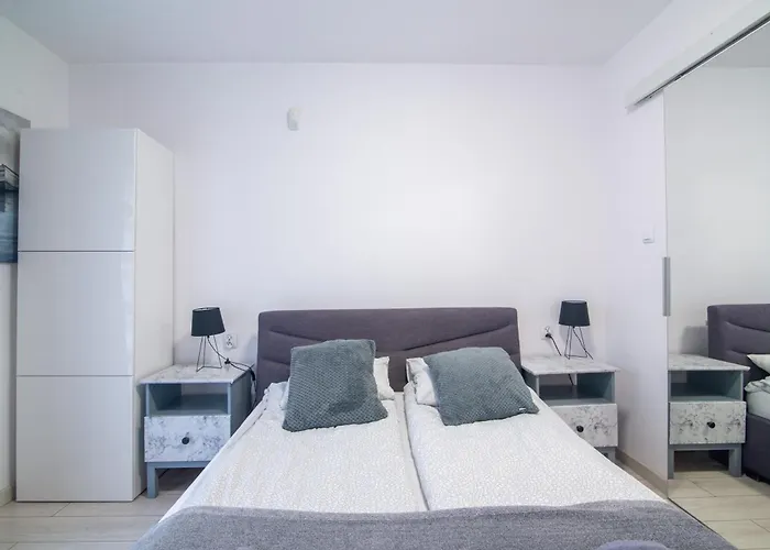 I I Z Lazienkami Гданьск